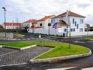 Parque de Estacionamento do Centro Urbano - Santa Cruz, PE. Projectos de Engenharia, LDa PE. Projectos de Engenharia, LDa Floors