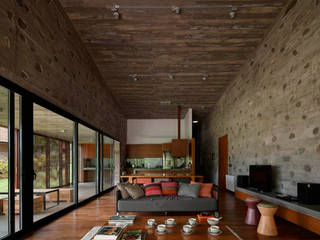 Casa en Santa Mónica, En bruto En bruto Modern living room