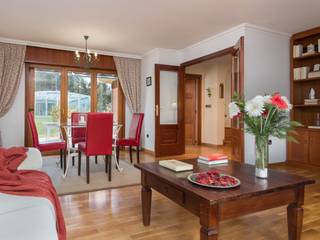CASA EN MOSTEIRÓN - SADA MORANDO INMOBILIARIA Salones rústicos de estilo rústico