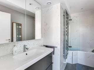Appartement Paris V, Anne Lapointe Chila Anne Lapointe Chila Phòng tắm phong cách hiện đại