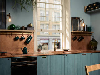 The Sebastian Cox Kitchen at St. John's Square by deVOL, deVOL Kitchens deVOL Kitchens Moderne Küchen Holz Blau