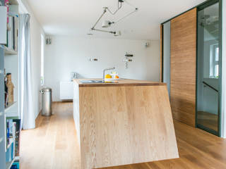 Complete make-over woonkamer en keuken, B1 architectuur B1 architectuur Built-in kitchens Wood Wood effect