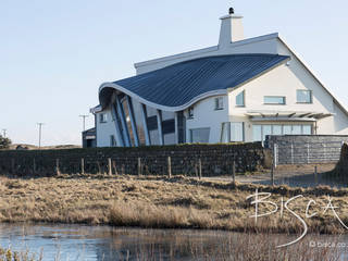 Glass and Steel Semi-Circular Canopy, Bisca Staircases Bisca Staircases Casas unifamilares Vidro