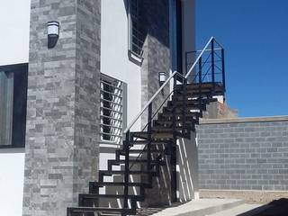 LOCAL COMERCIAL, DALSE Construccion & Remodelación DALSE Construccion & Remodelación Stairs میٹل