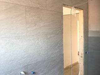 Ristrutturazione bagno , Contemporaneo Interior Contemporaneo Interior Modern bathroom Ceramic Grey