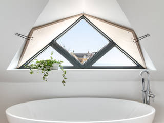 Arts & Crafts House, design storey design storey Ванная комната в скандинавском стиле