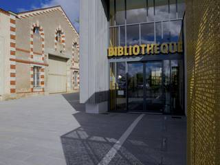 BIBLIOTHEQUE à Beaufort en Anjou (49), Atelier du lieu Atelier du lieu Комерційні приміщення Метал