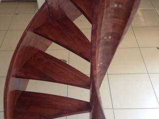 Escalera helicoidales modelo DUBAI, HELIKA Scale HELIKA Scale Stairs Wood Multicolored