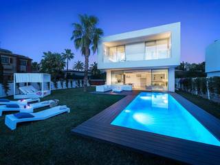 CASA VACACIONAL, MARÈS ARQUITECTURA MARÈS ARQUITECTURA Kolam Renang Gaya Mediteran