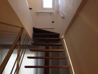 Vivienda Oak, LLASSA Arquitectura LLASSA Arquitectura Escaleras Madera Acabado en madera
