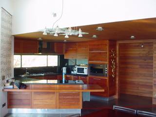 casa FSA Orilla Lago rapel, estero pulin, Litueche IV región., Sotomayor & Asociados Sotomayor & Asociados Modern Dining Room Wood Wood effect