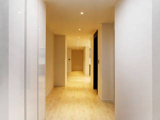 광장동 워커힐 아파트 56py, Design Daroom 디자인다룸 Design Daroom 디자인다룸 Modern Corridor, Hallway and Staircase