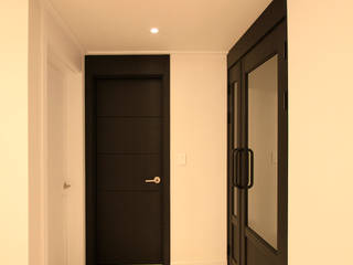 수유 두산위브 아파트 34py [입주 후], Design Daroom 디자인다룸 Design Daroom 디자인다룸 Modern Corridor, Hallway and Staircase