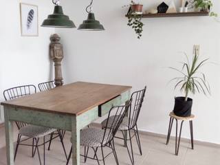 ​Galpón Industrial convertido en Vivienda tipo Loft, OOST / Sabrina Gillio OOST / Sabrina Gillio Skandinavische Esszimmer