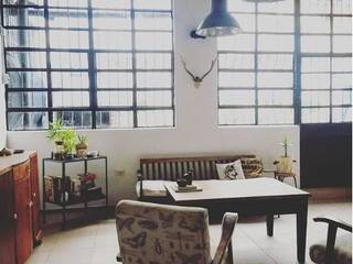 ​Galpón Industrial convertido en Vivienda tipo Loft, OOST / Sabrina Gillio OOST / Sabrina Gillio Salas de estilo escandinavo