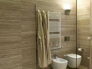Bagno accessibile e di charme, Arch. Silvana Citterio Arch. Silvana Citterio Modern bathroom Ceramic Beige