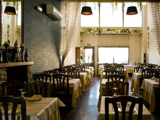 Restaurante Abruzzi, AM interiors - designs AM interiors - designs مساحات تجارية