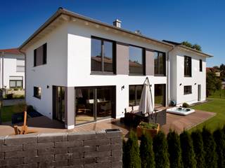 Massivholzhaus in Oberbayern - Bauökologie und modernes Design vereint, Kneer GmbH, Fenster und Türen Kneer GmbH, Fenster und Türen Modern windows & doors