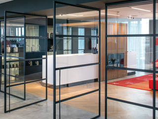 Herringbone office floor , Uipkes Wood Flooring Uipkes Wood Flooring مساحات تجارية