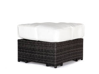 Pouf Rattan Negro Mixto, Afuera Diseño Afuera Diseño Minimalist balcony, veranda & terrace Synthetic Brown