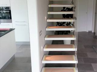 Installazioni Scala a Giorno, VERSILIA SCALE VERSILIA SCALE Modern corridor, hallway & stairs