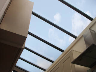 Side Extension in Conversation Area in Haringey, RS Architects RS Architects Lean-to roof Glass