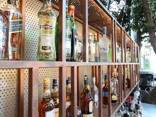 Open Air Bar, Orkun Indere Interiors Orkun Indere Interiors Tropische Weinkeller