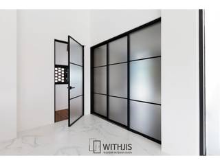 반포 래미안 퍼스티지, 위드지스 욕실 시공, WITHJIS(위드지스) WITHJIS(위드지스) Modern style doors