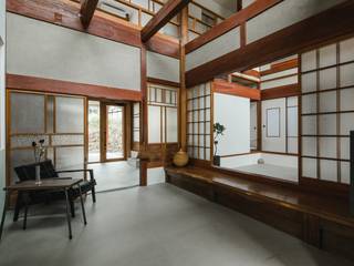 shimotoyama-house-renovation, ALTS DESIGN OFFICE ALTS DESIGN OFFICE Pasillos, vestíbulos y escaleras asiáticos