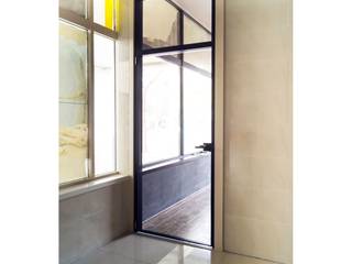 일산원광 한약국 알루미늄 스윙도어, WITHJIS(위드지스) WITHJIS(위드지스) Modern style doors