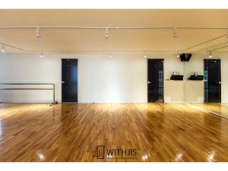 The M & B Dancesport Studio, WITHJIS(위드지스) WITHJIS(위드지스) Modern style doors