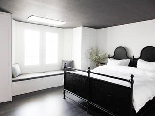 심플한 컬러 밸런스로 채워진 세미 클래식/ 잠실 레이크팰리스, B house 비하우스 B house 비하우스 Classic style bedroom