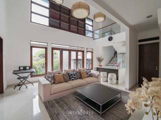 Ruang Keluarga INTERIORES - Interior Consultant & Build Ruang Keluarga Modern