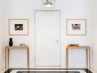 Casa per una famiglia, studio wok studio wok Moderner Flur, Diele & Treppenhaus