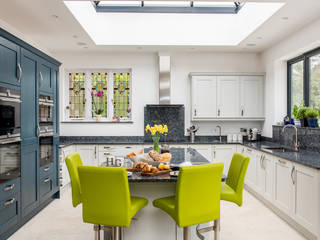 Mr & Mrs A, Camberley, Raycross Interiors Raycross Interiors Built-in kitchens Blue
