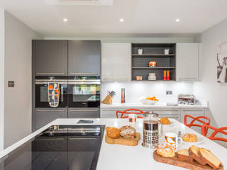 Mr & Mrs A-C, Ottershaw, Raycross Interiors Raycross Interiors Built-in kitchens Grey