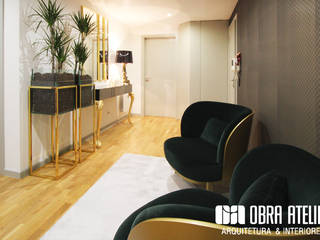 Projeto decoração de interiores - Parque das Nações, Lisboa, OBRA ATELIER - Arquitetura & Interiores OBRA ATELIER - Arquitetura & Interiores Corredores, halls e escadas modernos Ambar/dourado