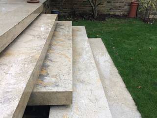 A Gorgeous Patio with Architectural Concrete Steps, Landscaper in London Landscaper in London Modern style gardens