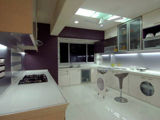 Residential Interior Project for Mr. Chudasama, Jeearch Associate Jeearch Associate Built-in kitchens Glass