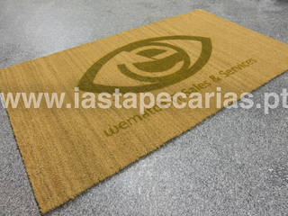Estampagem de Logotipo " Wematch.ITSales & Services", IAS Tapeçarias IAS Tapeçarias Commercial spaces Textile Amber/Gold