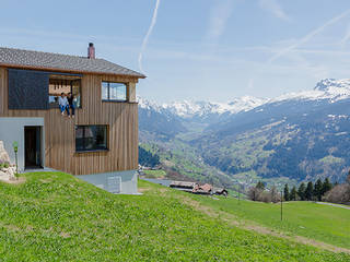 Einfamilienhaus im modernen Chalet-Stil, architetta schiers ag architetta schiers ag منازل