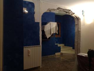 Piccolo intervento di ristrutturazione in appartamento in provincia di Taranto, progettAREA progettAREA Salas de estar modernas