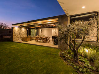 CASA PL, Loyola Arquitectos Loyola Arquitectos モダンな 家