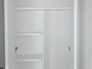 Armadi su misura Ingresso e Corridoio, Falegnameria Grelli Falegnameria Grelli Modern corridor, hallway & stairs لکڑی Wood effect