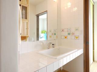 フレンチナチュラルスタイルの家, みゆう設計室 みゆう設計室 Scandinavian style bathrooms