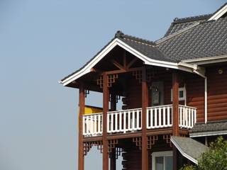 安居屋木屋專業設計建造, 安居屋有限公司 安居屋有限公司 Asian style balcony, veranda & terrace Solid Wood Multicolored