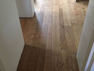 Eiken - Castle Brown, ARDEE Parket Interieur Design ARDEE Parket Interieur Design Salones clásicos Madera Acabado en madera