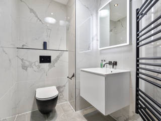 Case Study: Walton-On-Thames, Surrey, BathroomsByDesign Retail Ltd BathroomsByDesign Retail Ltd Bagno moderno