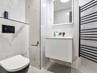 Case Study: Walton-On-Thames, Surrey, BathroomsByDesign Retail Ltd BathroomsByDesign Retail Ltd Baños de estilo moderno