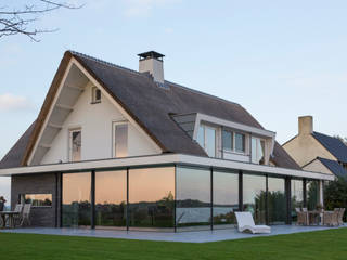 KELLER GLASSHOUSE® in minimalistischem Design, KELLER AG KELLER AG Minimalist windows & doors Aluminium/Zinc